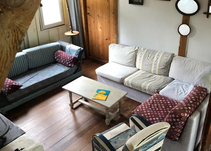 Dom wakacyjny Maison Ancienne Dans Parc Boise