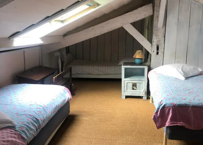 Dom wakacyjny Maison Ancienne Dans Parc Boise